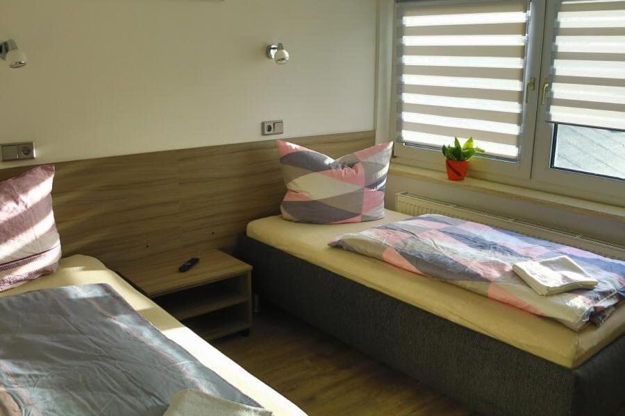Pension Florion Bernburg Ngoại thất bức ảnh